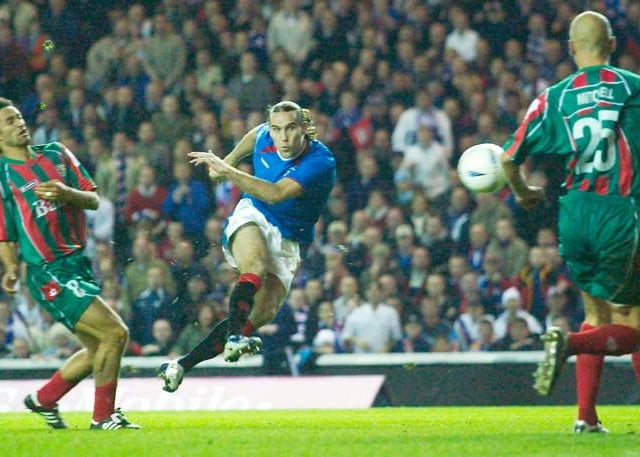 After a rare defeat against Portuguese opposition, Dado Prso levelled the aggregate scoreline and progressed into the UEFA Cup group stages on penalties with another home win.