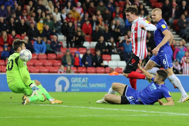Broadhead has impressed in his brief spells for Sunderland so far this season including a standout performance in the win over Cheltenham Town. The Everton loan star has been regaining his match fitness in recent weeks and looks set to play an important part in Sunderland's season before returning to the Merseyside club. Picture by MARTIN SWINNEY