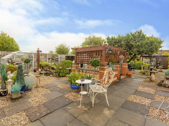 Fancy having a sit-down with a glass of wine or a cup of coffee on a nice summer or spring day? Thought so.
