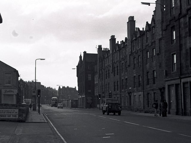 Dundee Street looking west.
