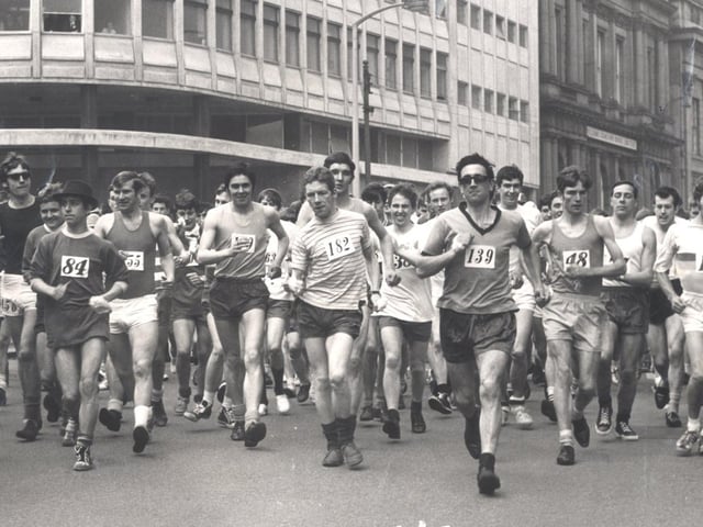 The start of the 1967 Star Walk