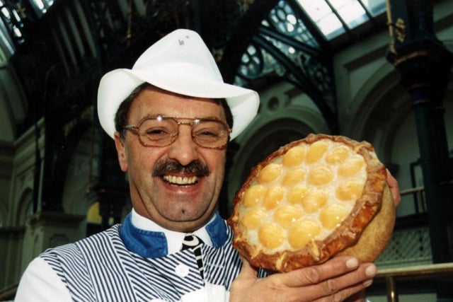 Doncaster's Roger Topping with his gold star apricot and poultry pie in 1997