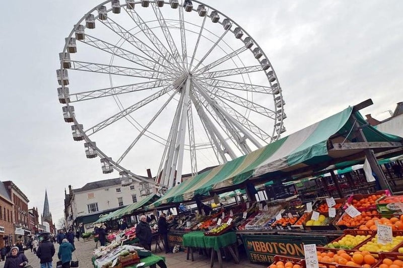 What year did an observation wheel come to Chesterfield town centre? A) 2018; B) 2019; C) 2020