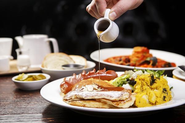 Enjoy bottomless pizza and prosecco or a bottle of bud every Saturday from 12pm. Each brunch session lasts for 90 minutes and costs £29.95.