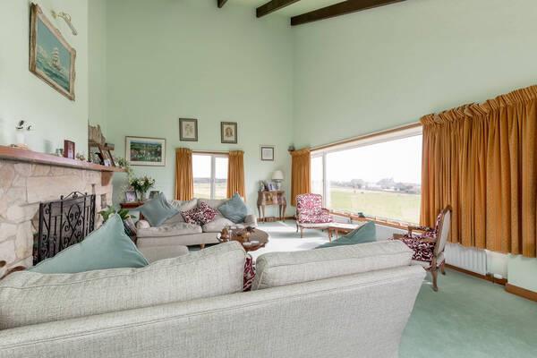 Sitting room.