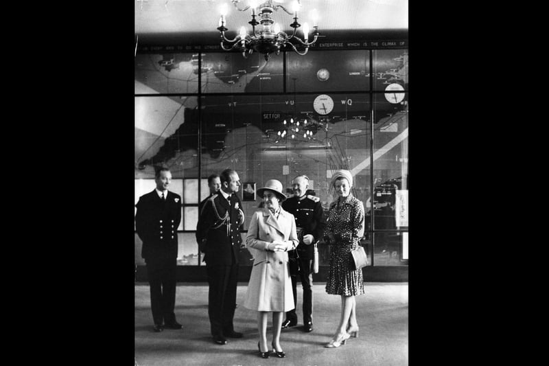 HRH Queen Elizabeth visits Southwick House D Day Map room 1973.
Picture: The News, Portsmouth 7964-18