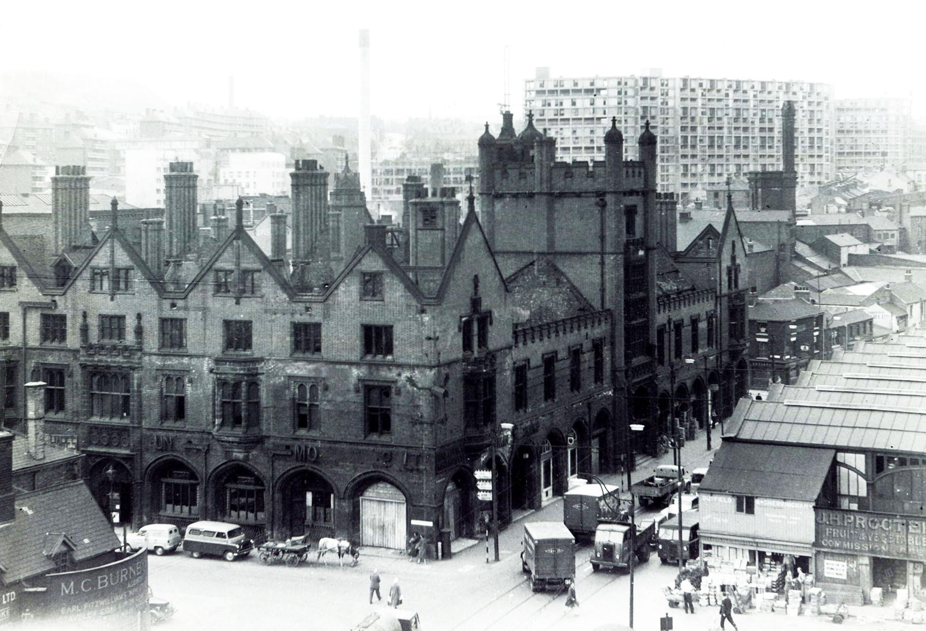 The old Corn Exchange in Sheffield was a remarkable building, with its beautiful mullioned windows and great groined roof. It was built in the 1880s by the Duke of Norfolk, replacing the old corn exchange, which the city had outgrown. Sadly, the magnificent landmark was severely damaged by fire in 1947 and was demolished in 1962.