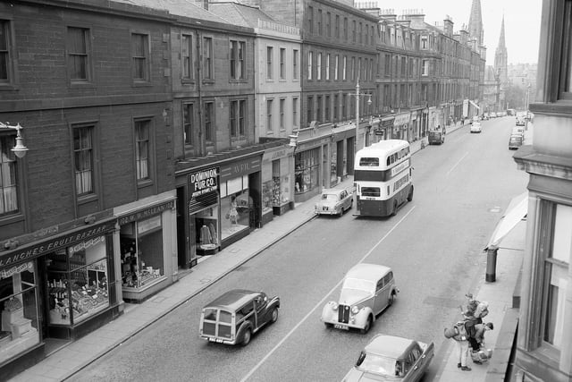 Traffic on Morningside Road in May 1960.