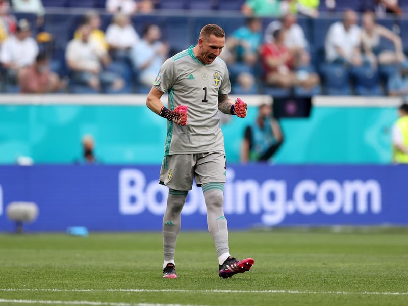 Robin Olsen has joined Sheffield United on loan following Aaron Ramsdale's departure. The goalkeeper spent last season on loan with Everton.