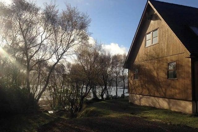 Located on the shores of Loch Sunart, this Highland retreat offers wonderful views, peace and quiet and access to a private beach.