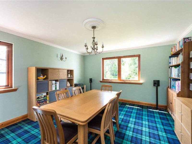 Dining room.