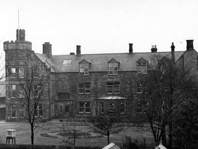 Firth Park School Grammar School (originally The Brushes), on Barnsley Road, Sheffield, in March 1963.