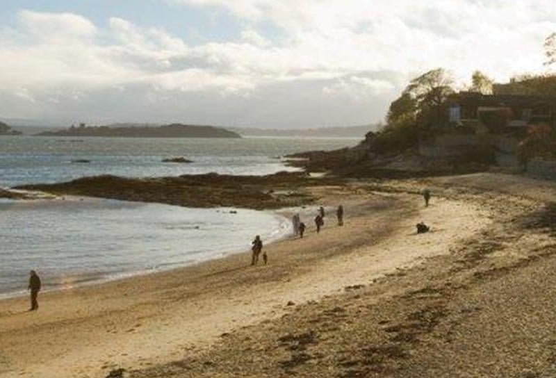 This is a small and secluded stretch of sand with rocky outcrops nestling on the south side of the village of Aberdour. Its natural features make it popular with the visitor and local alike providing an ideal natural retreat