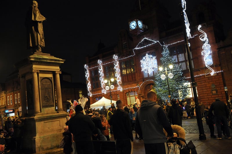 Crowds at Jarrow's Christmas Lights switch on, at Jarrow Town Hall 2021