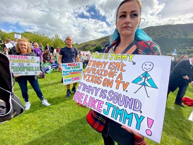 Saving Scotland, a “grassroots health movement” organised the event which is aimed at protesting mandatory face covering rule and putting an end to Covid-related restrictions. According to members, lockdown has caused more harm than the virus itself.