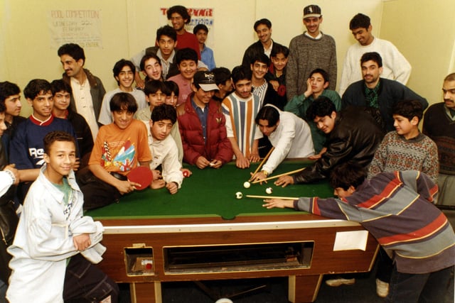 Pool competition, Firvale Asian Youth Project, 1995 (S27854)