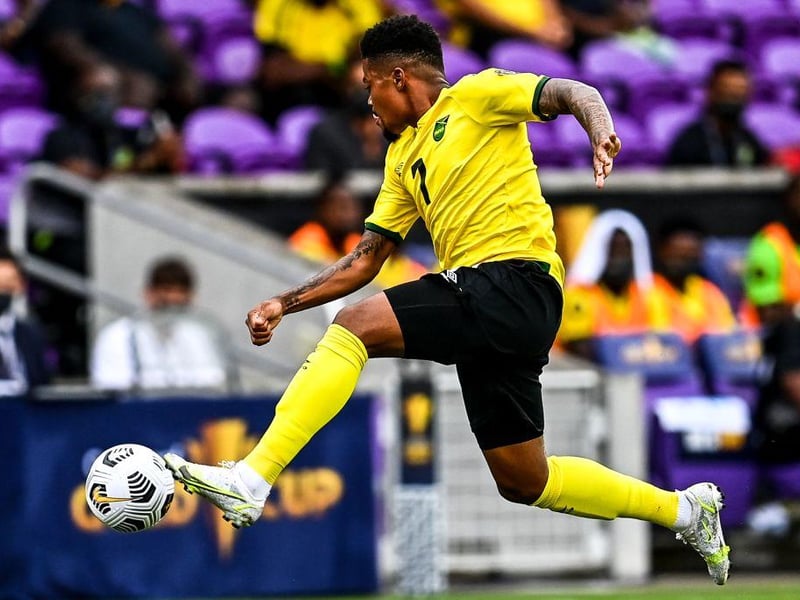 Bayer Leverkusen winger Leon Bailey has completed a medical and will now join Dean Smith’s Aston Villa. (Daily Mail)
(Photo by CHANDAN KHANNA/AFP via Getty Images)