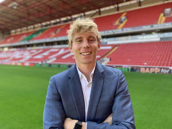 Dane Murphy, former chief executive of Barnsley, has left the club to join Nottingham Forest