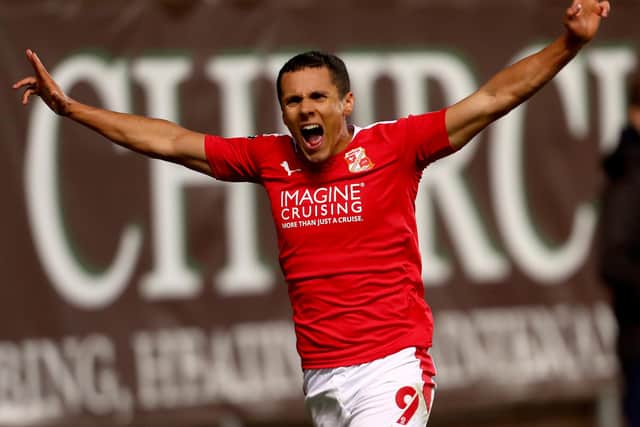 Swindon Town's Tyler Smith, on loan from Sheffield United, celebrates after scoring the winning goal in injury time against Oxford United. (Photo by Getty Images/Getty Images)
