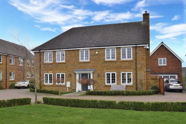This house is located in a row of attractive detached homes, which overlooks countryside, but is still situated close to the centre of Milton Keynes and local amenities