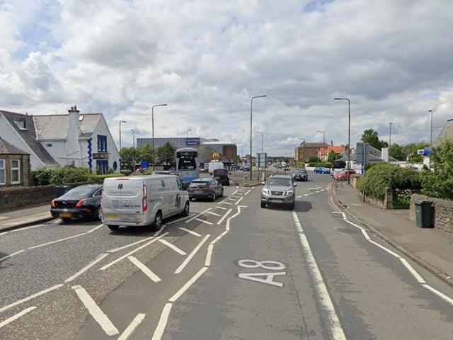 Temporarily lengthen bus stop at Drum Brae Roundabout and increase waiting bays