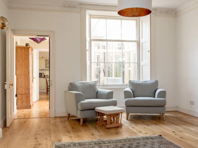 Sitting room.