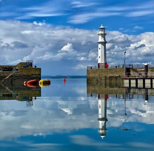 With its stunning plethora of photos taken in and around Scotland's capital, Edinburgh Spotlight doesn't have any issue bringing in hundreds and thousands of followers to admire the stunning snapshots of one of the country's most beautiful cities. The photography, contributed by local Edinburgh residents, has almost half a million followers on Facebook and 109.7k followers on Twitter.