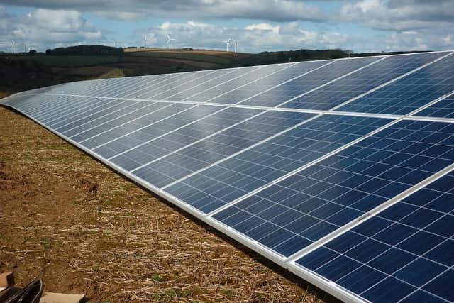 Independent renewable energy firm Banks Renewables is developing a
planning application for a new solar energy park on a 116-hectare site to the west of the Todwick Road Industrial Estate in Dinnington, North of Todwick Road.