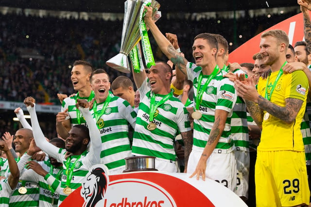 Celtic deserve to win the Scottish Premiership, claims ex-Rangers favourite Ronald de Boer. The Dutchman, who works for Ajax, believes Neil Lennon’s men should be crowned winners rather than champions. (Scottish Sun)