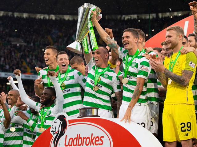 Celtic deserve to win the Scottish Premiership, claims ex-Rangers favourite Ronald de Boer. The Dutchman, who works for Ajax, believes Neil Lennon’s men should be crowned winners rather than champions. (Scottish Sun)