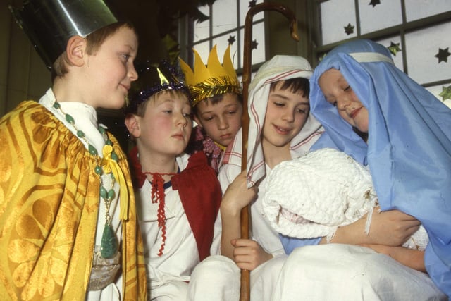 Redby Junior School Nativity in 1987 and the cast included Paul Atkinson, Paul Calvert, Richard Aslett, Simon Belmont, and Clair Burnett.