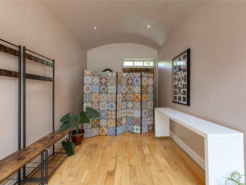 Hall / Cloakroom.
