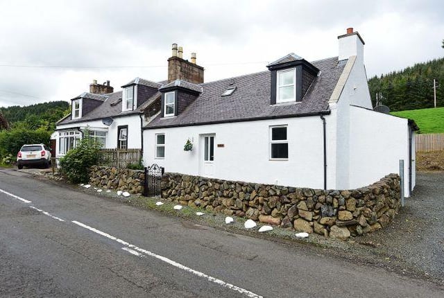 If part of your relocation plans involve getting away to the countryside, this cottage is perfect. The spacious property allows for home office plans, such as converting a bedroom or the utility room. Guide price 129,995 GBP