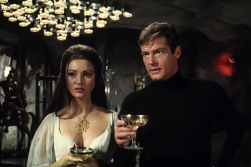 Jane Seymour, Roger Moore
Live and Let Die - 1973
Director: Guy Hamilton