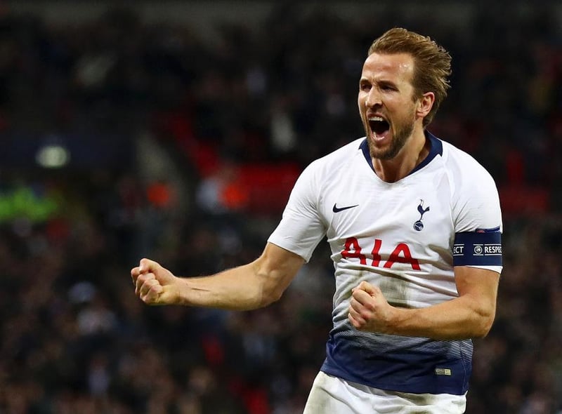 Jamie Carragher has cast doubt on Harry Kane joining Manchester United if the Spurs quote £150m for the striker. The Red Devils are in desperate need of a No.9 but the Liverpool legend reckons they should look to sign someone younger. (Telegraph)