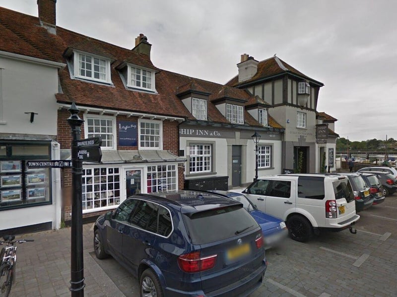 Elderflower on Quay Street, Lymington, is in the Michelin Guide 2025 and it is a must visit this year if you get the opportunity. The Michelin Guide 2025 said: "Down a cobbled street in a beautiful Georgian town, you'll find a Grade II listed building housing this amiably run restaurant." 