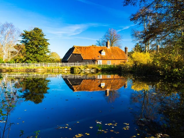 The top visitor attractions in Burwash include Bateman’s (the home of Rudyard Kipling), the Burwash War Memorial, the Kipling statue, the Commonwealth War Graves and St Bartholomew’s Church.
