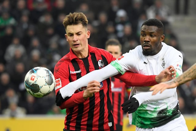 Leeds United are reportedly interested in signing SC Freiburg Robin Koch this summer.
Portuguese newspaper Record state that the German centre-back would be available for somewhere in the region of £10 million.