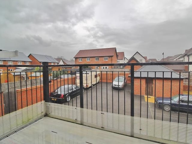 This two bedroom flat in Newlands Avenue, Waterlooville, is on sale under a shared ownership basis for £105,000. It is listed by Jeffries & Dibbens Estate and Lettings Agents - Waterlooville.