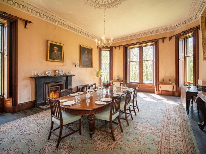 Dining room.