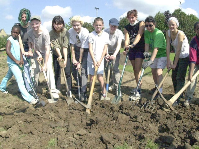 Members of the Voluntary Service Workcamp help out some of the local children at the Verdon Street Recrteation Centre Burngreave in 2000