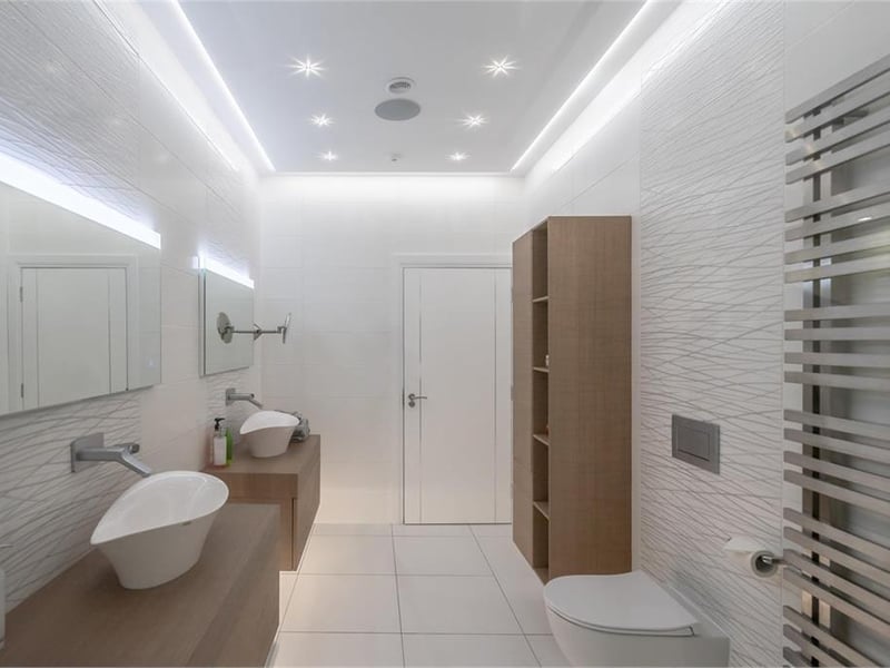 Bedroom 2 en-suite.