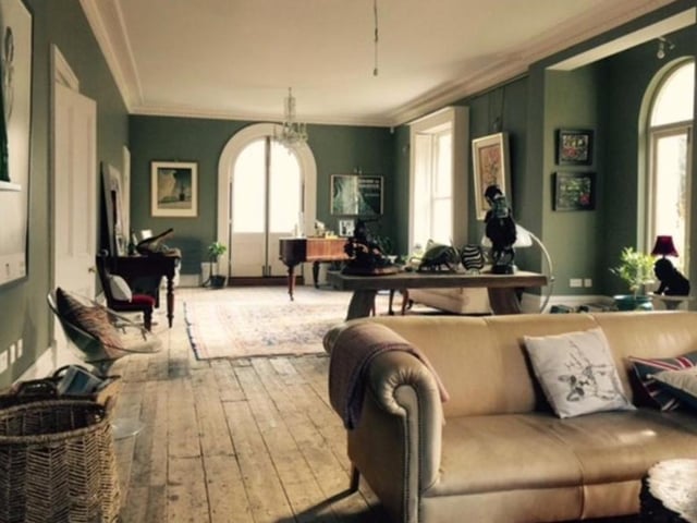 This 6-bedroom detached house's price comes upon asking. View it here: https://bit.ly/2AA9luB