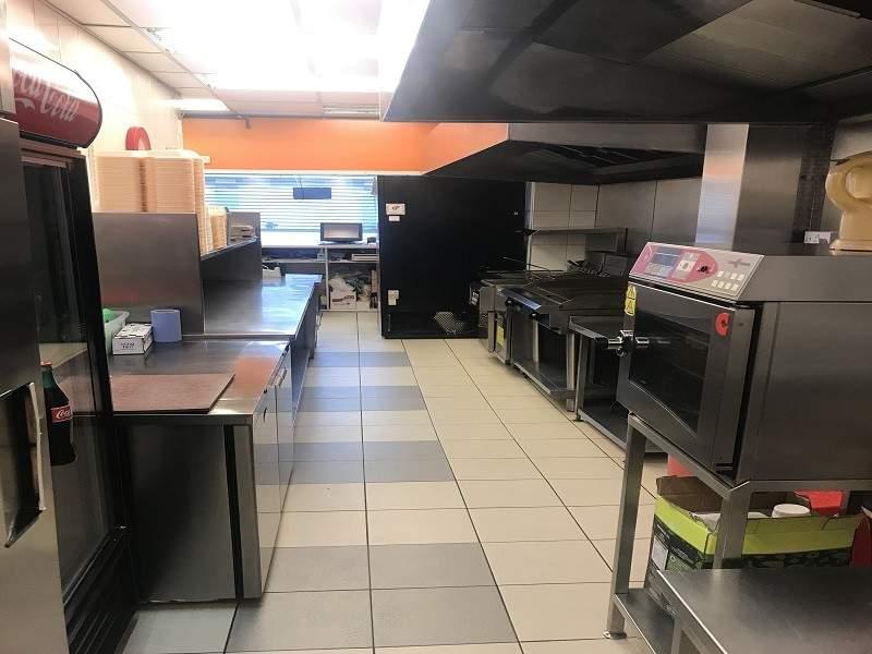 This is what the kitchen looks like.