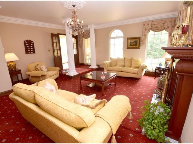 Lounge.