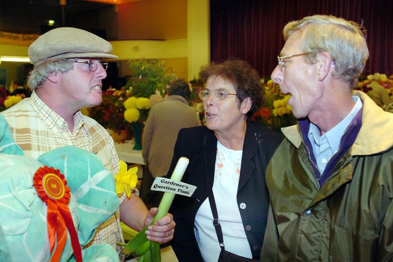 Who do you recognise in this photo from the Borough Hall flower show in 2007?