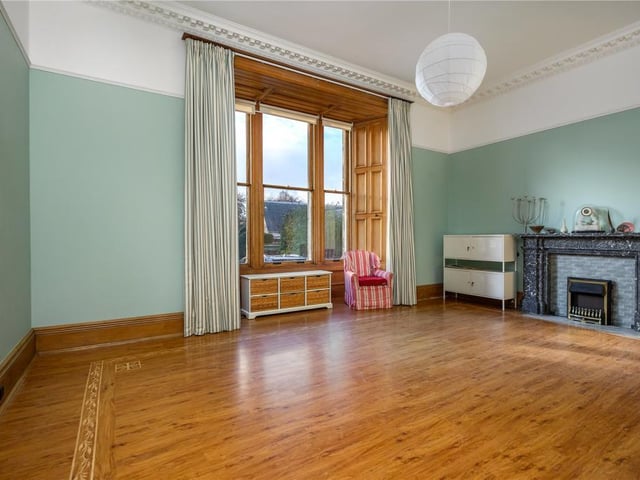Dining room.