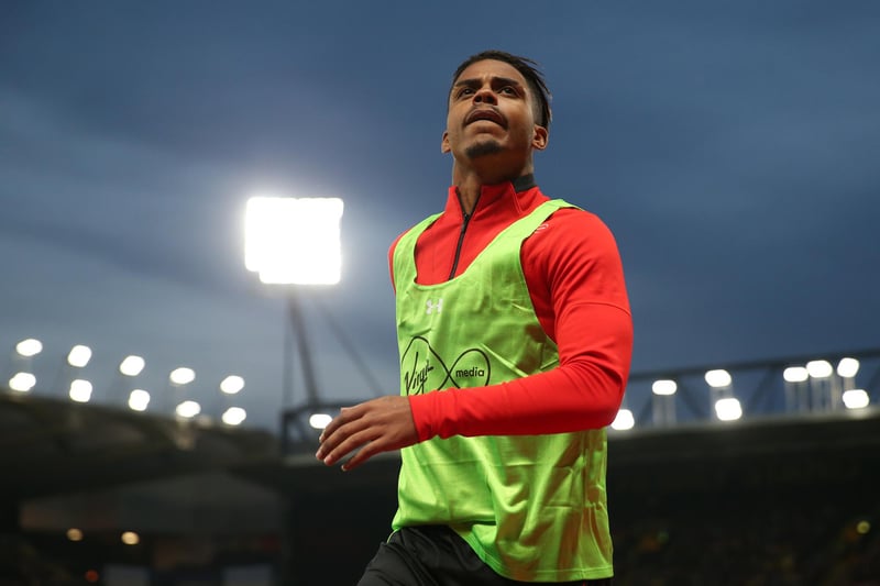 Newcastle United's hopes of signing Southampton's midfielder Mario Lemina look to have taken a hit, as Serie A side Cagliari are now keen on the ex-Juventus man. He could be available for just £4m - less than half of what the Saints paid for him back in 2017. (Tuttomercato)
