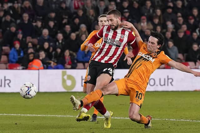 Conor Hourihane is pushing himself through the pain barrier for Sheffield United: Andrew Yates / Sportimage
