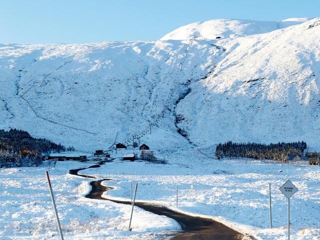 Glencoe Mountain Resort is another of Scotland's fine snowsport and ski resorts, located 74 miles north of Glasgow along the West Highland Way.
This ski resort, with a 4.5 star rating on Google Reviews, has been operating since 1956 on the Meall A’Bhuiridh Massif as Scotland's first commercial ski area.
With jawdropping views across Rannoch Moor and Glencoe, its eight lifts, 20 runs and a fully licensed bar have helped to make it a must-visit location for any skiers and boarders.
Glencoe Mountain Resort, Glencoe, PH49 4HZ